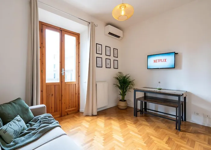 Colosseum House - Private Rooftop, Jacuzzi Hot Tub & View * Roma