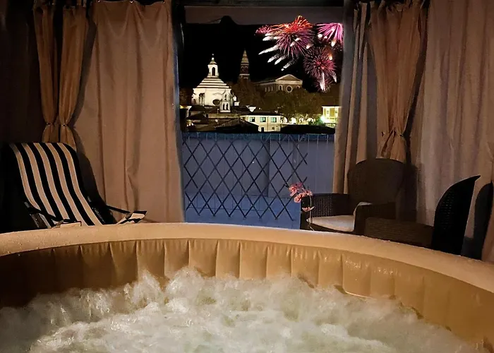 Colosseum House - Private Rooftop, Jacuzzi Hot Tub & View Apartment Rome